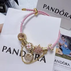 Luxuriöses Pandora-Armband im rosa Lederstil