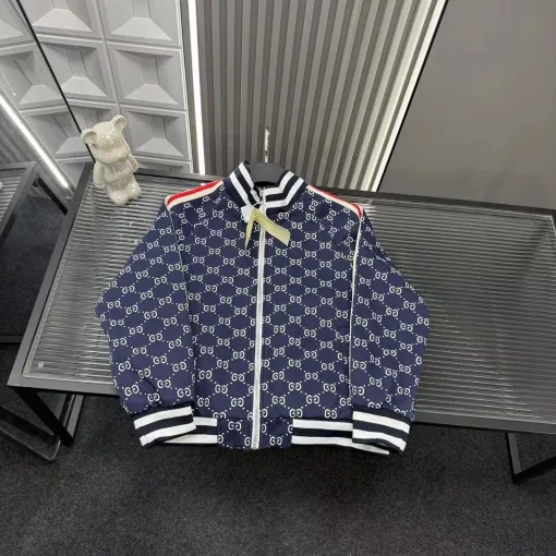Hochwertiger Gucci Mantel im Marine-Monogramm-Stil