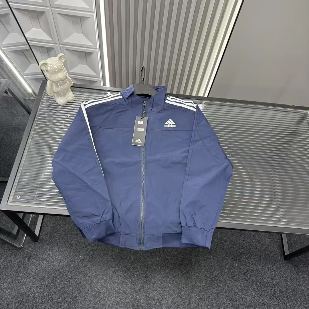 Adidas Mantel