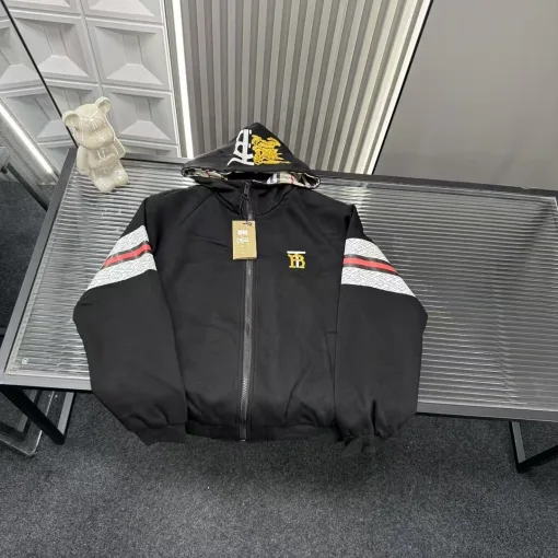 Hochwertiger Burberry Mantel Schwarz Bestickte Kollektion