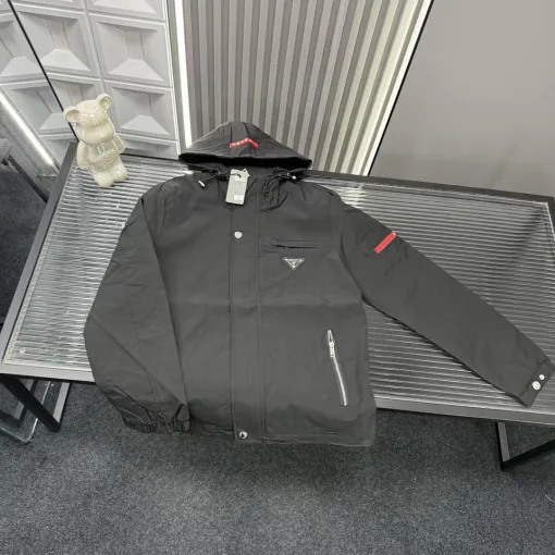 Premium Prada Mantel Rot Leder Luxus