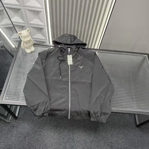 Hochwertiger Prada Mantel Schwarz Luxus