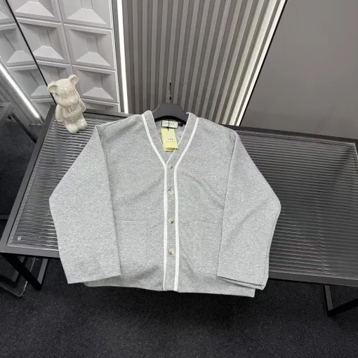Bestseller Gucci Mantel Grau Minimalistischer Stil