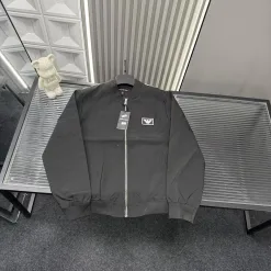 Hochwertiger Armani Mantel Schwarz Leder Print Luxus