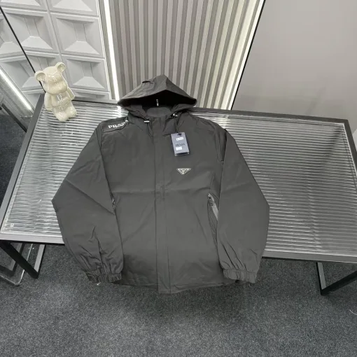 Premium Prada Mantel im schwarzen Logo-Stil