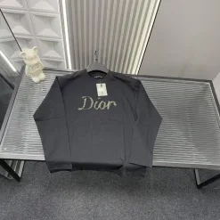 Hochwertiges Dior Langarmshirt im schwarzen Strass-Stil