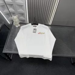 Hochwertiger Balenciaga Langarm-Stil mit weißer Stickerei