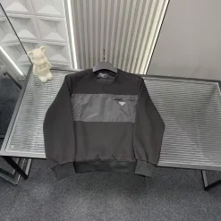 Hochwertige Prada Sweatshirts Black Collection