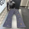 Luxuriöse Hose von Louis Vuitton im Marine-Stil mit Stickerei