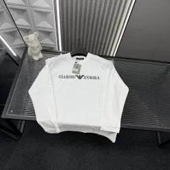 Hochwertige Armani Langarmshirts in Weiß mit Stickereien