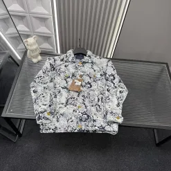 Hochwertige Louis Vuitton-Jacken im Denim-Print-Stil