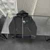 Premium Prada Mantel in Blau mit Stickerei