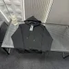 Luxus-Mantel von Armani in Schwarz mit Logo-Design