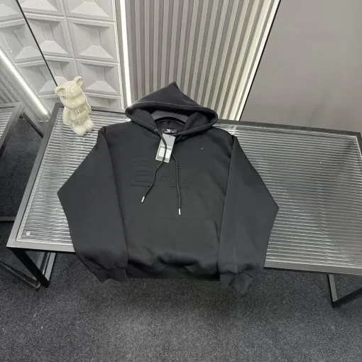 Luxus-Mantel von Armani in Schwarz mit Logo-Design