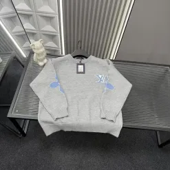Luxuriöse Louis Vuitton Pullover Graue Logo Kollektion