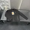 Premium Prada Mantel im schwarzen Stil