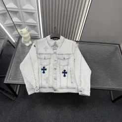 Hochwertige Chrome Hearts Jacken, Kollektion mit bestickten Jeans in Grau