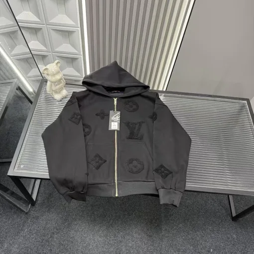 Hochwertige Louis Vuitton Jacken im schwarzen Monogramm-Stil