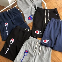 Hochwertige Champion-Shorts aus schwarzer Baumwolle im Stickerei-Stil