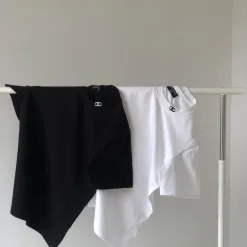 Premium Chanel T-Shirt Schwarz Baumwolle Klassisch Luxus