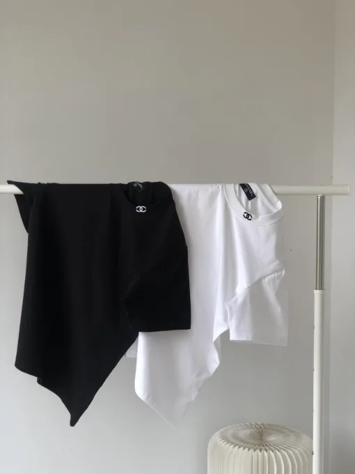 Premium Chanel T-Shirt Schwarz Baumwolle Klassisch Luxus