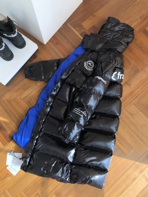 Luxus-Kurzarmhemd von Moncler aus schwarzer Nylon-Logo-Kollektion
