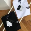 Hochwertige Armani-Kollektion mit kurzen Ärmeln und weißem Logo