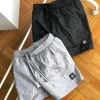 Luxuriöse Shorts aus der Logo-Kollektion von Stone Island in Silber