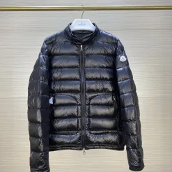 Bestseller Moncler Jacken Schwarz Classic Collection
