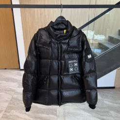 Hochwertiger Moncler Daunenjackenstil