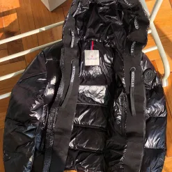 Bestseller Moncler Daunenjacken Black Collection
