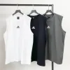 Luxuriöses Adidas Kurzarm-Baumwoll-Streifen-Design