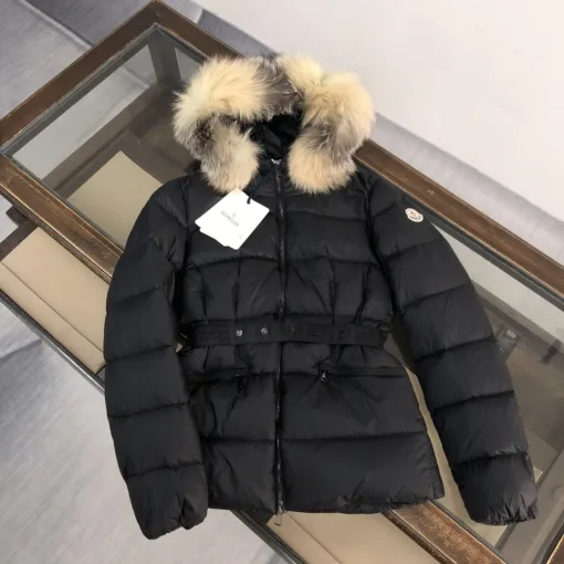 Hochwertige Moncler Daunenjacke in Schwarz im Oversize-Stil