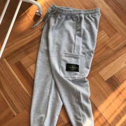 Luxus-Jogginghose von Stone Island mit schwarzem Logo
