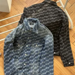 Premium Balenciaga Jacken Schwarz Denim Print Luxus