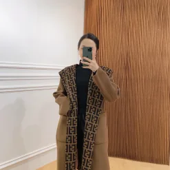 Premium Fendi Mantel Monogramm Kollektion