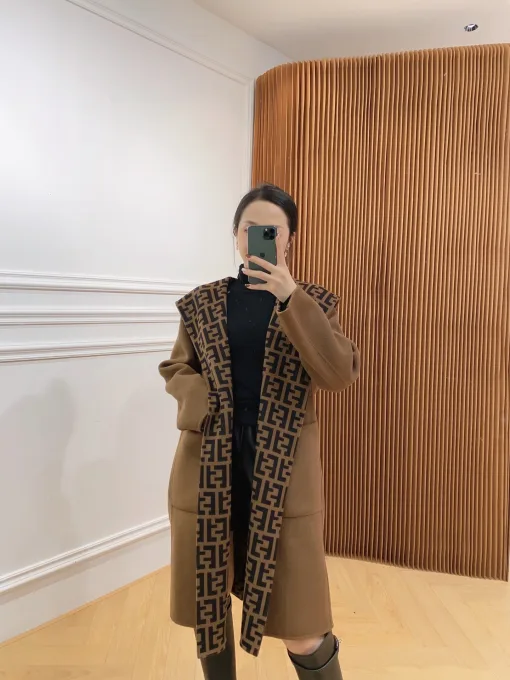 Premium Fendi Mantel Monogramm Kollektion