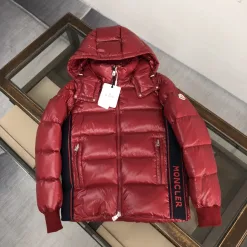 Hochwertige Moncler Daunenjacke Schwarz Classic Collection