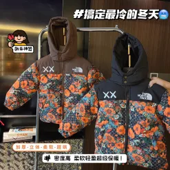 Hochwertige Baumwollkleidung aus der Fleece-Kollektion von The North Face