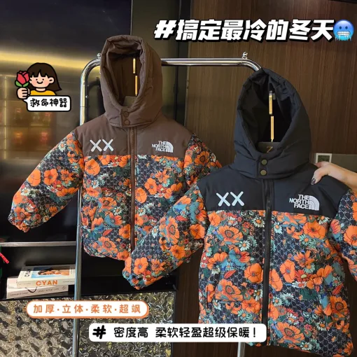 Hochwertige Baumwollkleidung aus der Fleece-Kollektion von The North Face