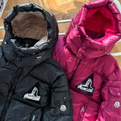Hochwertige Moncler Daunenjacken Schwarz Polyester Luxus