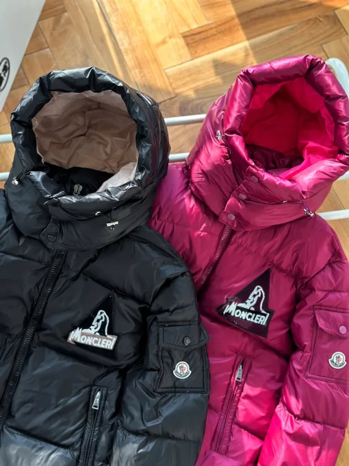 Hochwertige Moncler Daunenjacken Schwarz Polyester Luxus