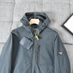 Luxus Prada Mantel Schwarz Polyester Casual Kollektion