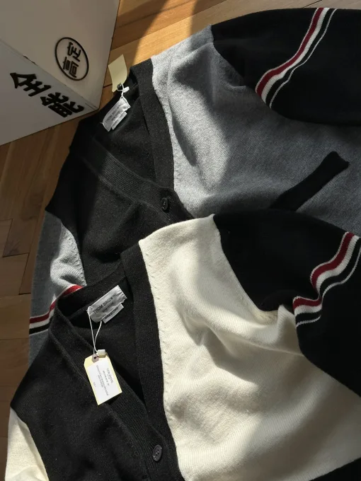 Hochwertiger Thom Browne Pullover Weißer Kaschmir Gestreifter Stil
