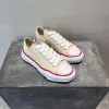 Luxus-Sneakers von Vans im klassischen Stil