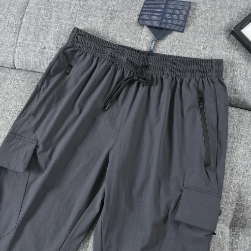 Hochwertige Prada Shorts im schwarzen Stil