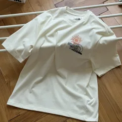 Hochwertige The North Face Kurzarm Beige Baumwolle Logo Luxus