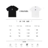 Hochwertiges Chanel-Kurzarmshirt im weißen Logo-Stil