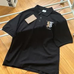 Hochwertiges Burberry-Kurzarmshirt aus Baumwolle mit Stickerei
