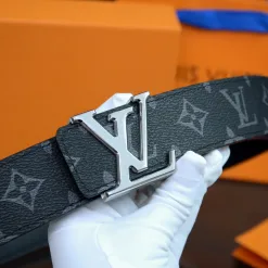 Premium Louis Vuitton Gürtel im Lederstil